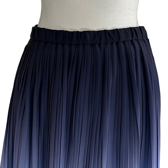 NEW Banana Republic Ombré Pleated Full A-line Skirt Women’s SZ Small in Blue - Picture 2 of 8
